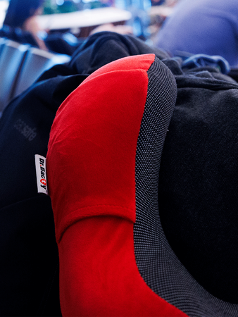 Poduszka podróżna na szyję Dr.Bacty - czerwona - powystawowa