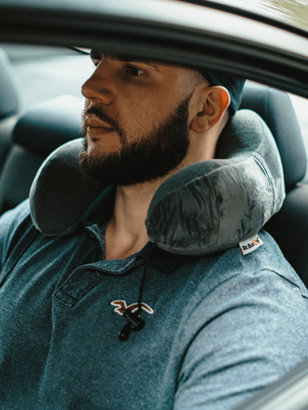 Poduszka podróżna na szyję Dr.Bacty - szara. Gratis zatyczki do uszu i opaska na oczy